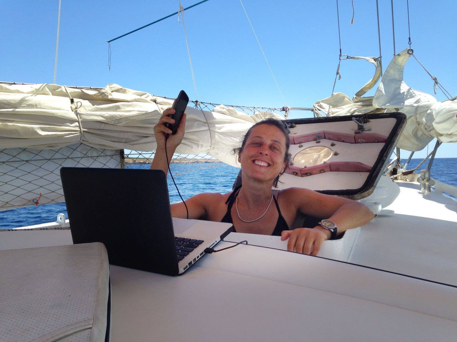 Tosca Ballerini working aboard a sailboat